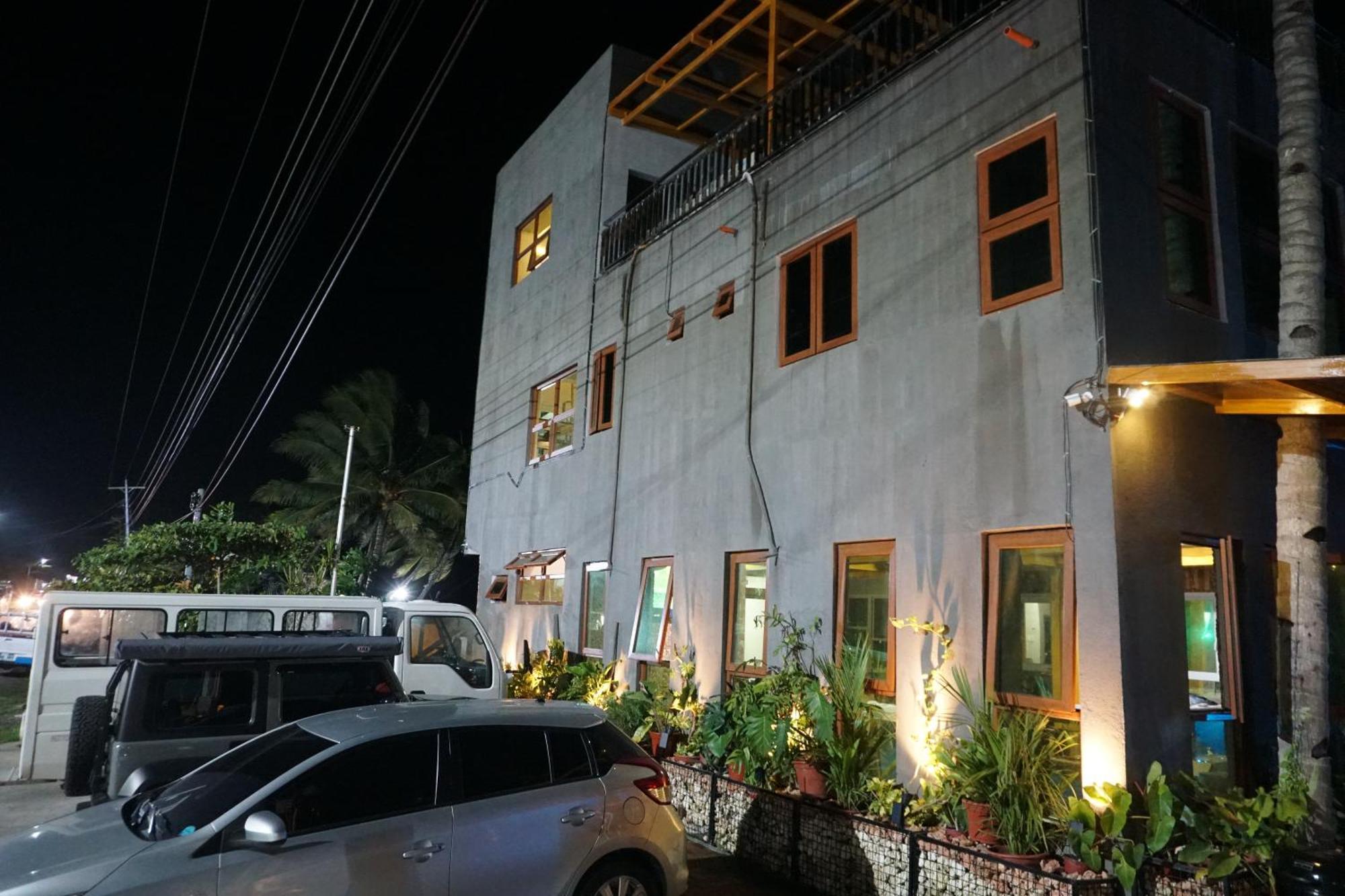 L Cafe Restobar & Lyn'S Guest House San Juan  Exterior foto